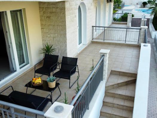 J&M Apartment Kotor Buitenkant foto