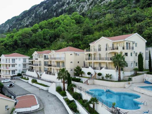 J&M Apartment Kotor Buitenkant foto