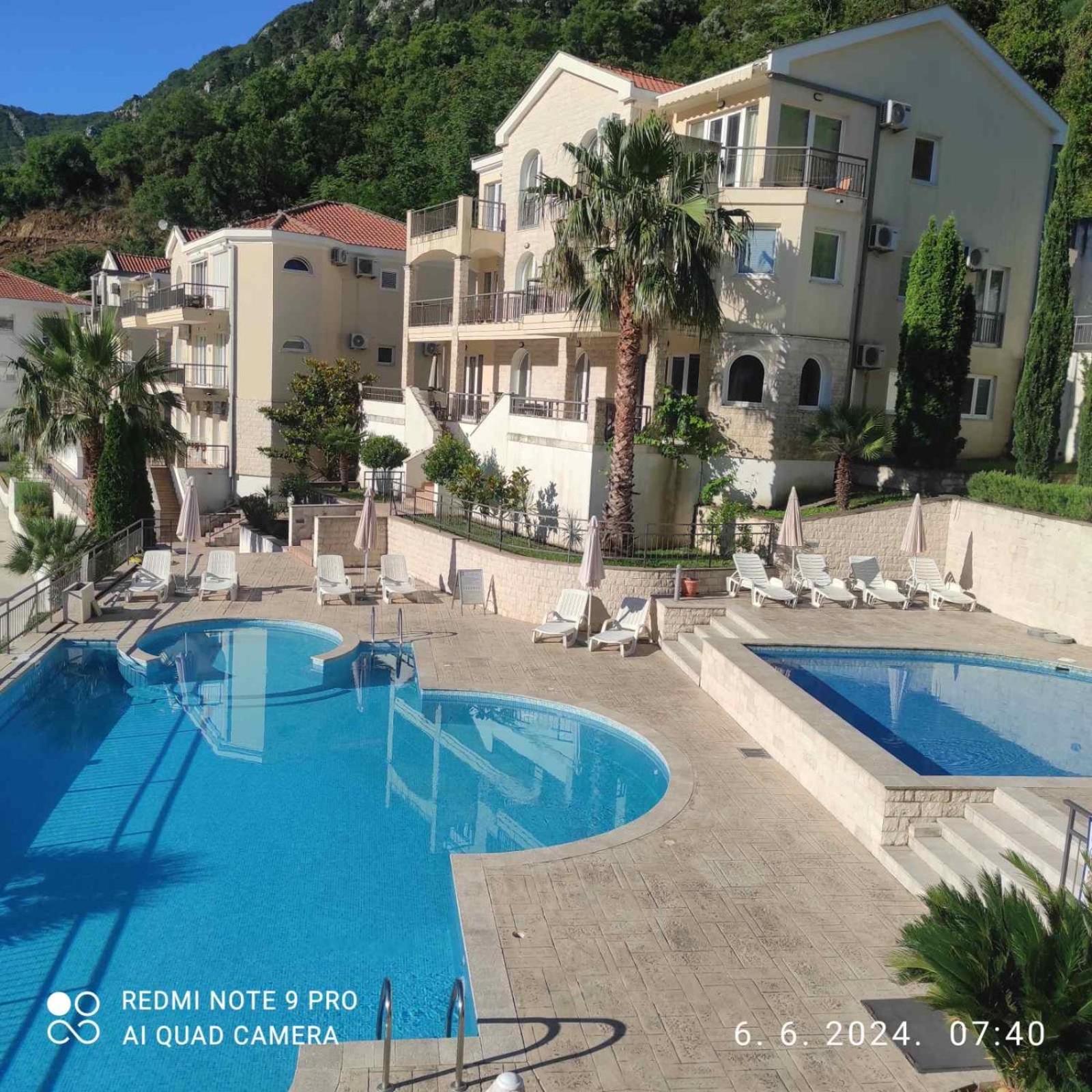J&M Apartment Kotor Buitenkant foto