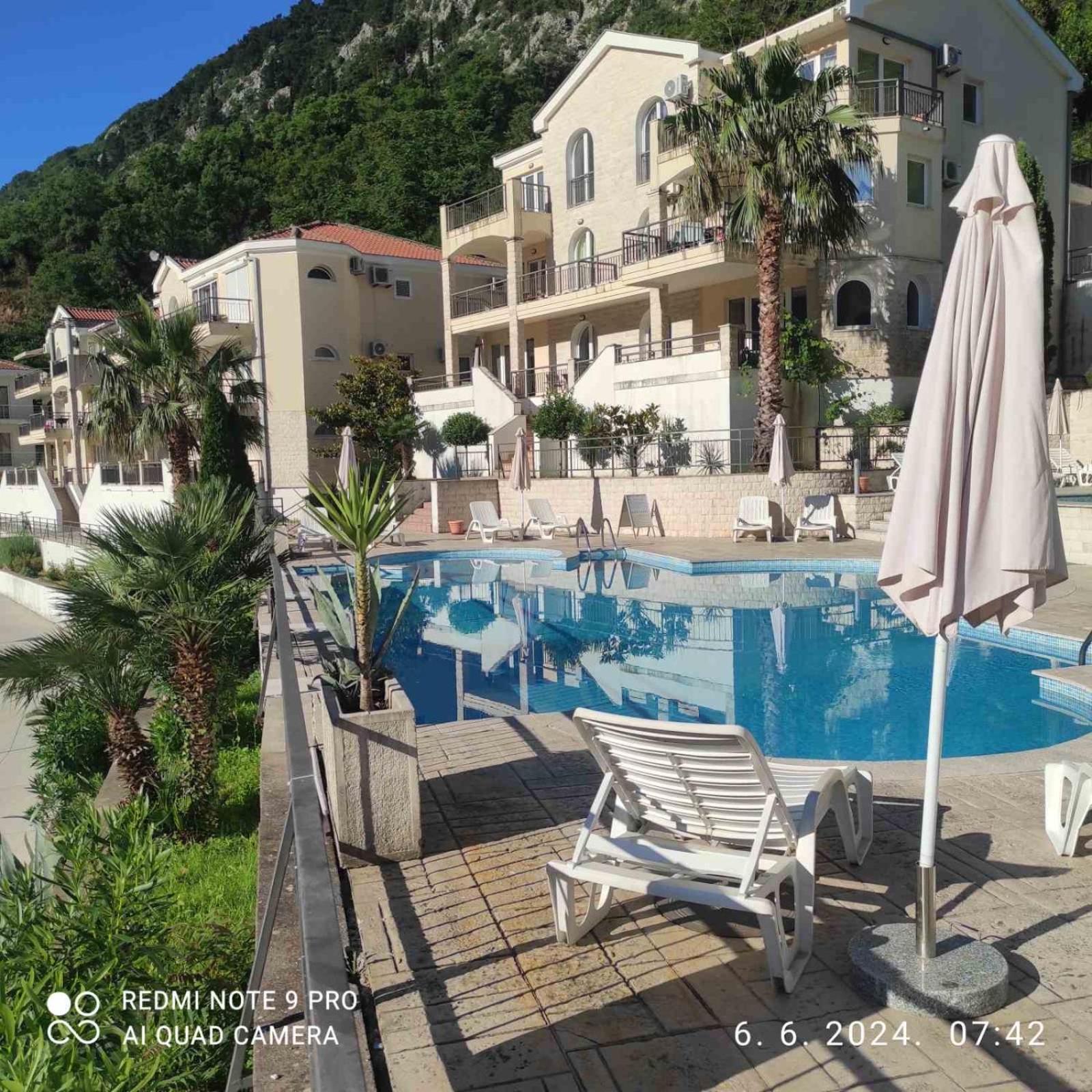 J&M Apartment Kotor Buitenkant foto