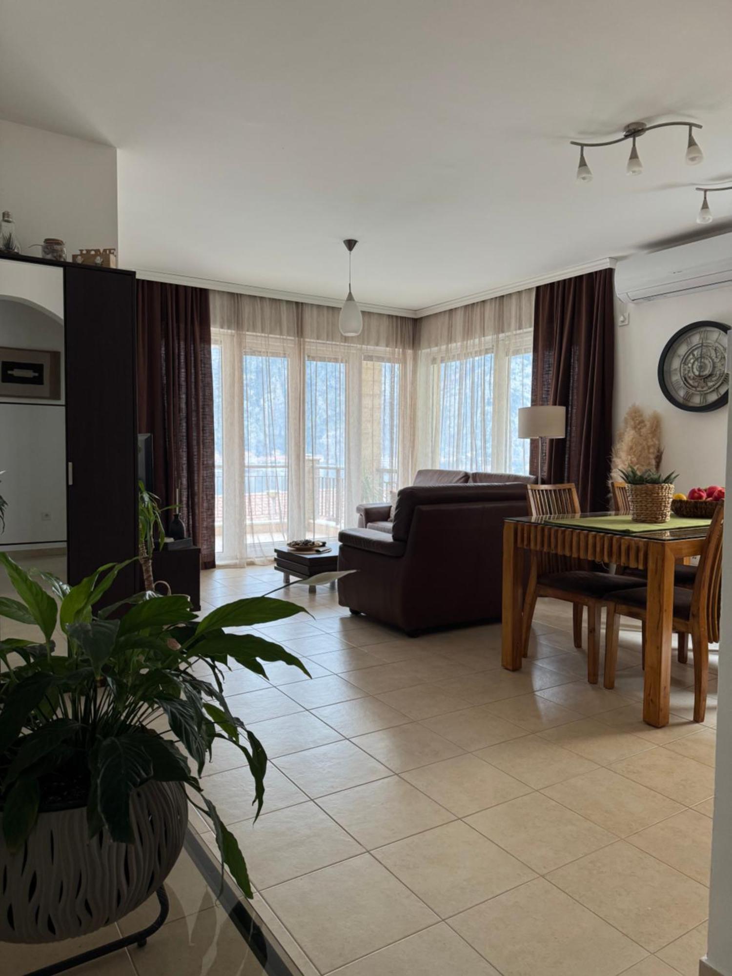 J&M Apartment Kotor Buitenkant foto