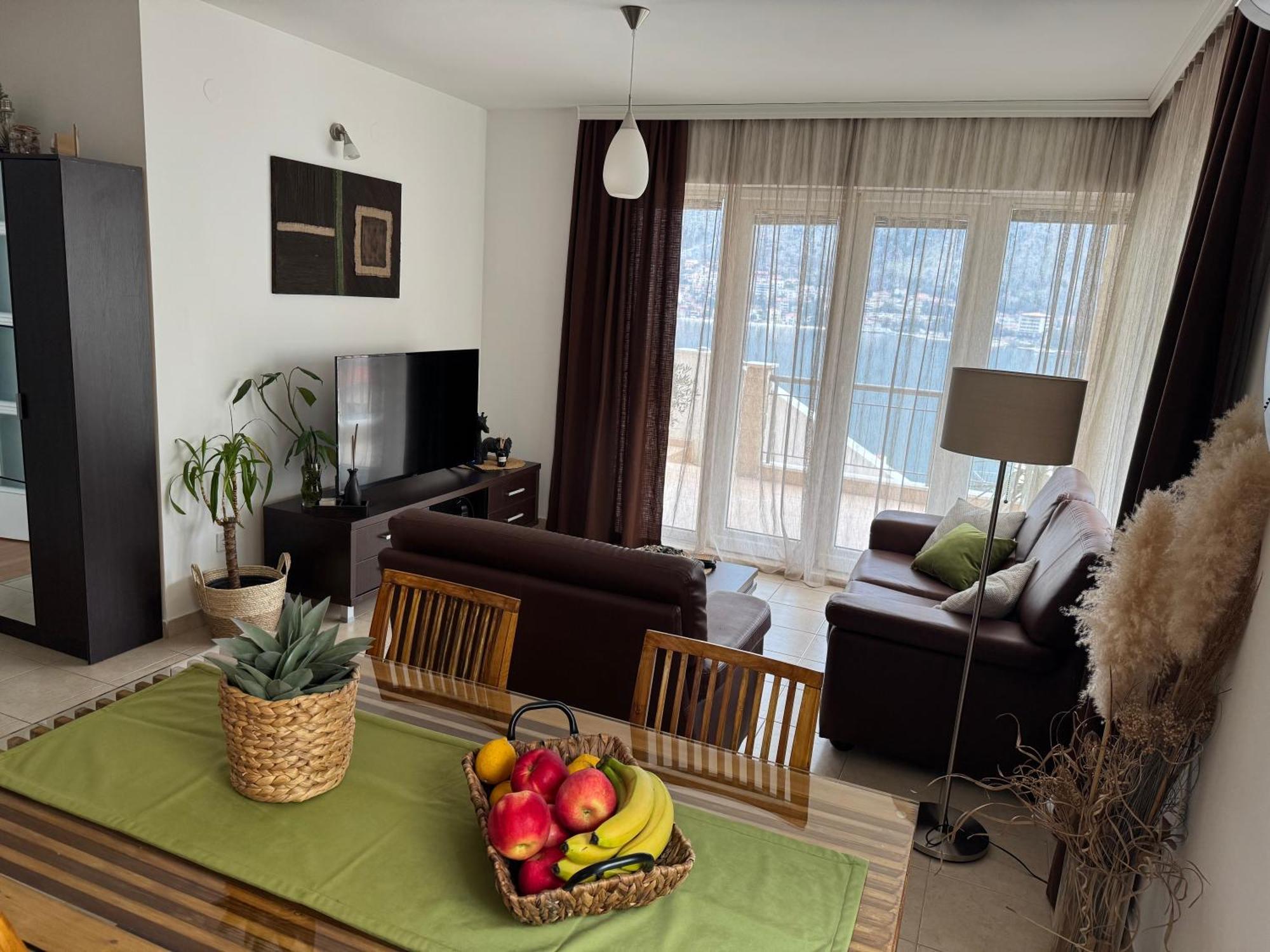 J&M Apartment Kotor Buitenkant foto
